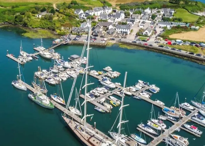 아파트 Beautiful & Quiet Countryside Setting In Kinsale *