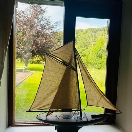 Beautiful & Quiet Countryside Setting In Kinsale Apartmán